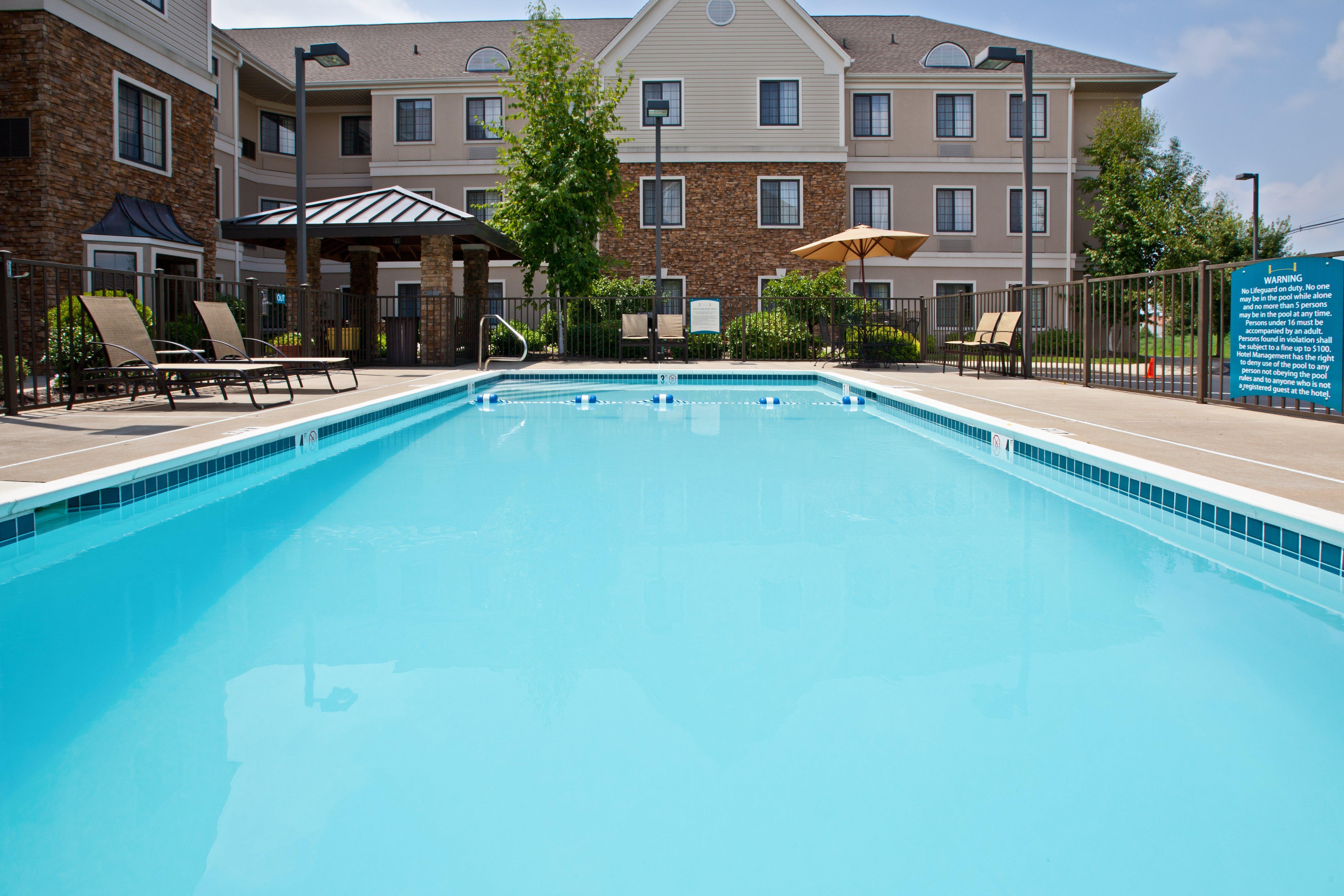 Staybridge Suites Louisville - East By Ihg Exterior foto