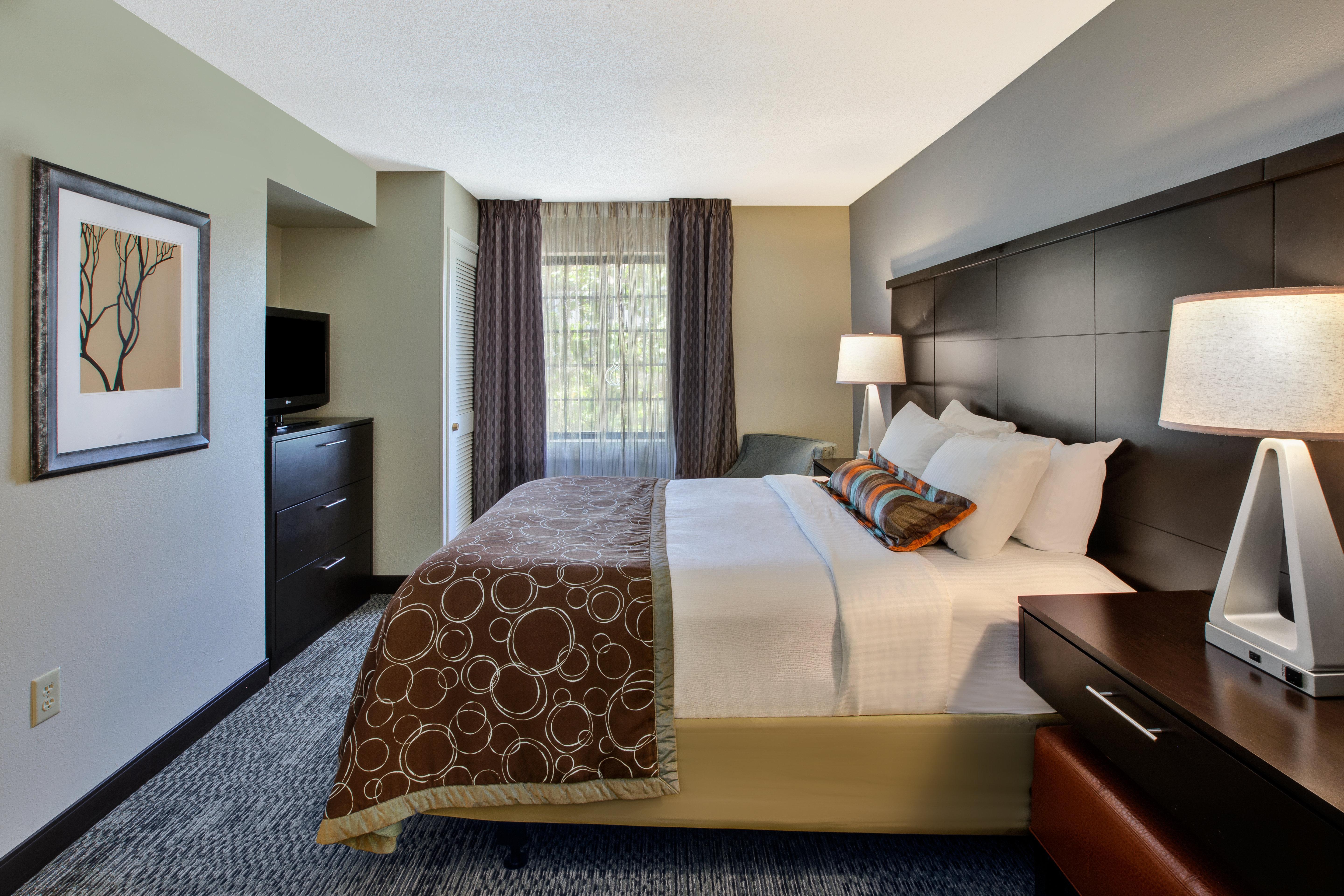 Staybridge Suites Louisville - East By Ihg Exterior foto