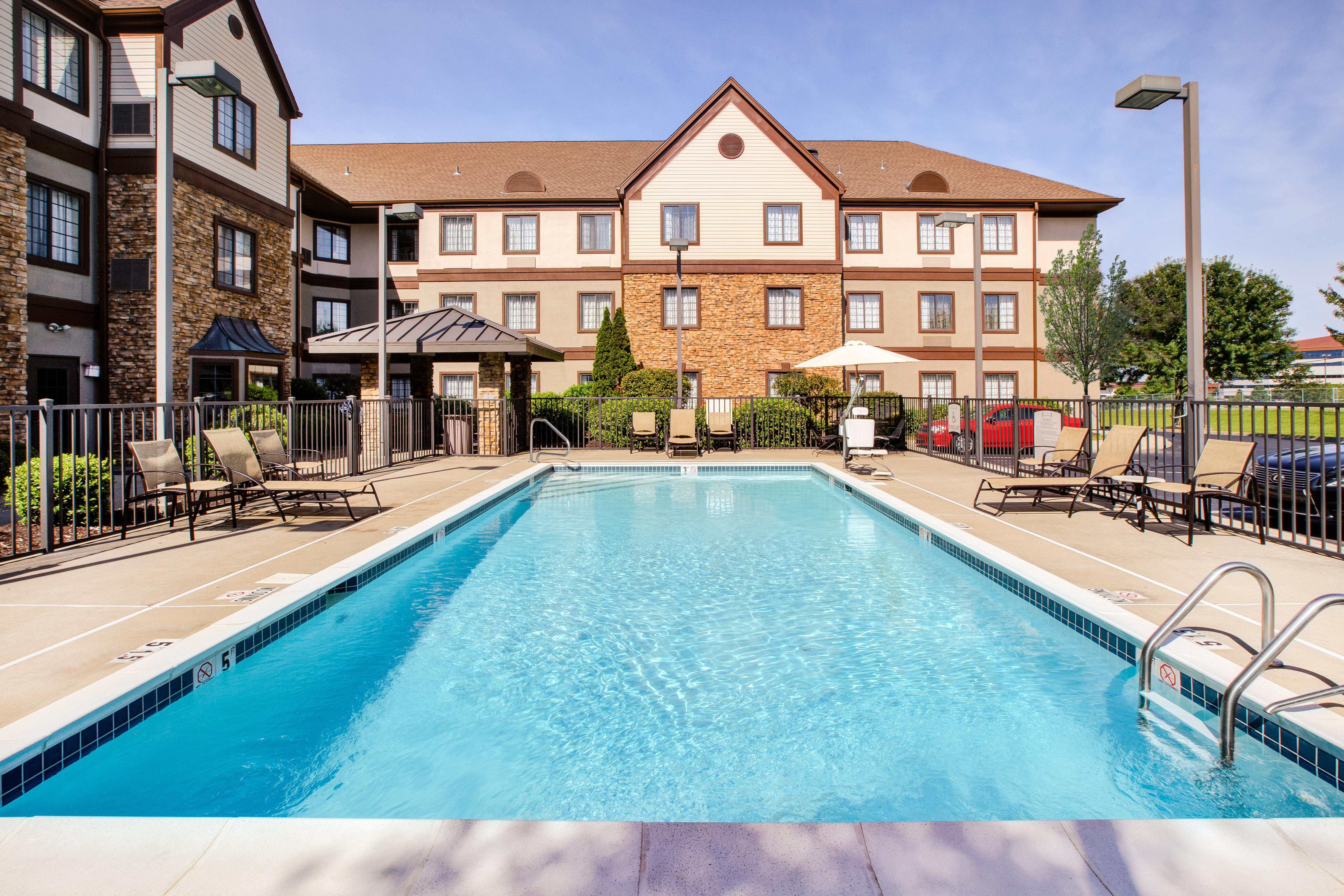 Staybridge Suites Louisville - East By Ihg Exterior foto