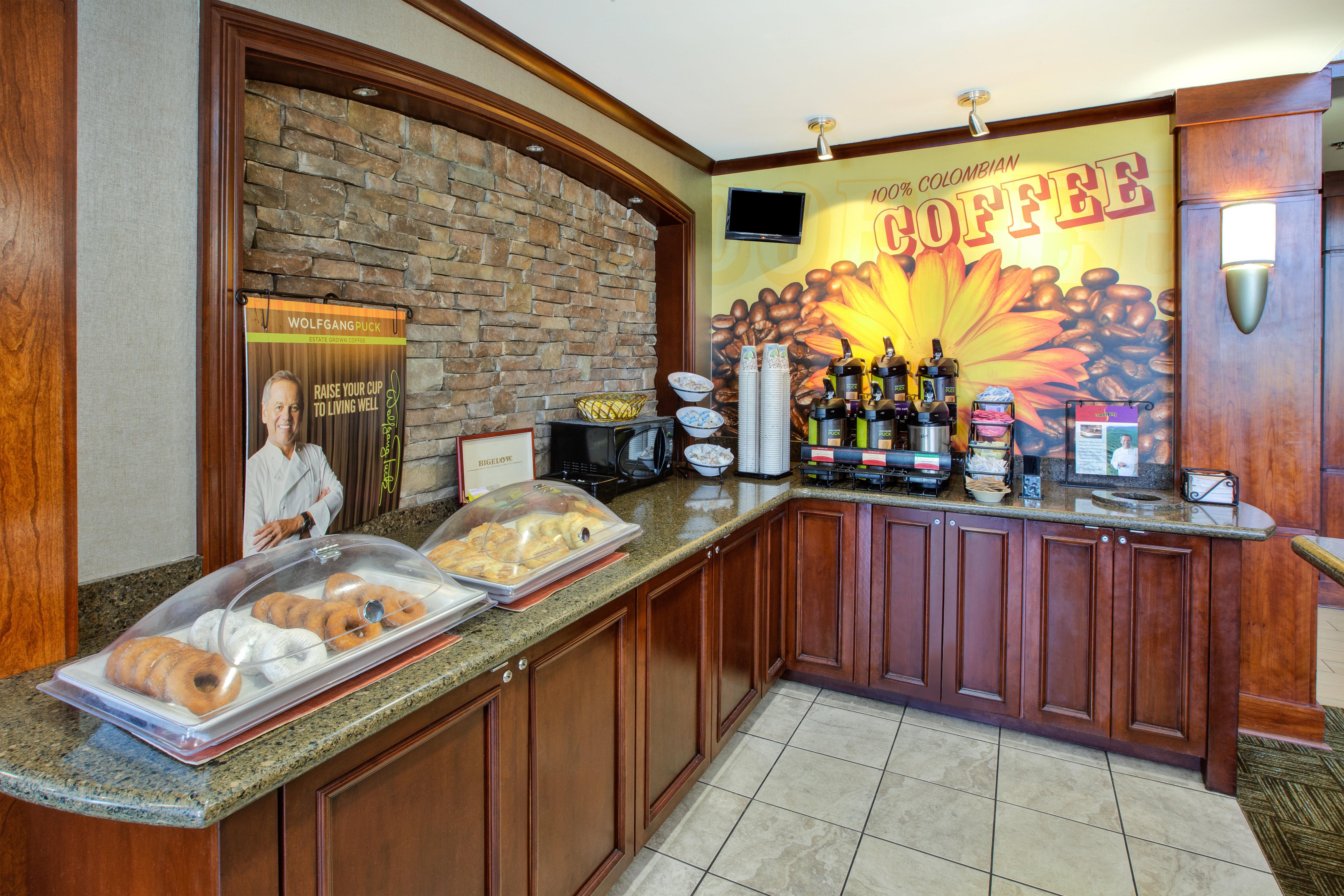 Staybridge Suites Louisville - East By Ihg Exterior foto