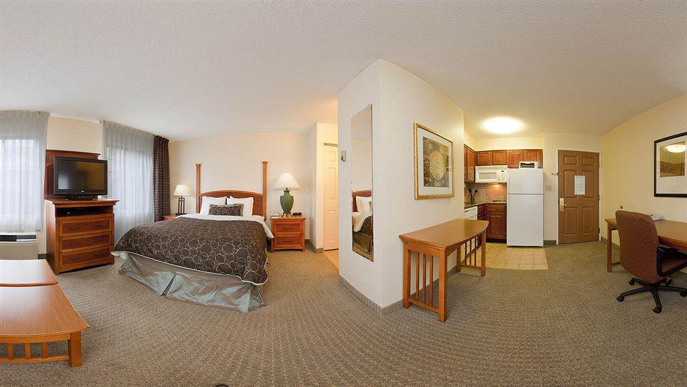 Staybridge Suites Louisville - East By Ihg Exterior foto